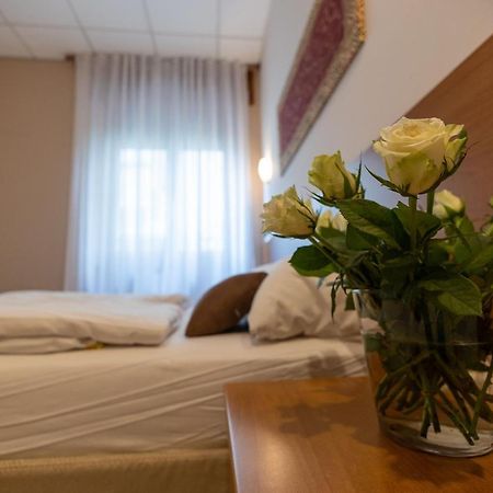 La Mimosa Lazise Hotel ภายนอก รูปภาพ