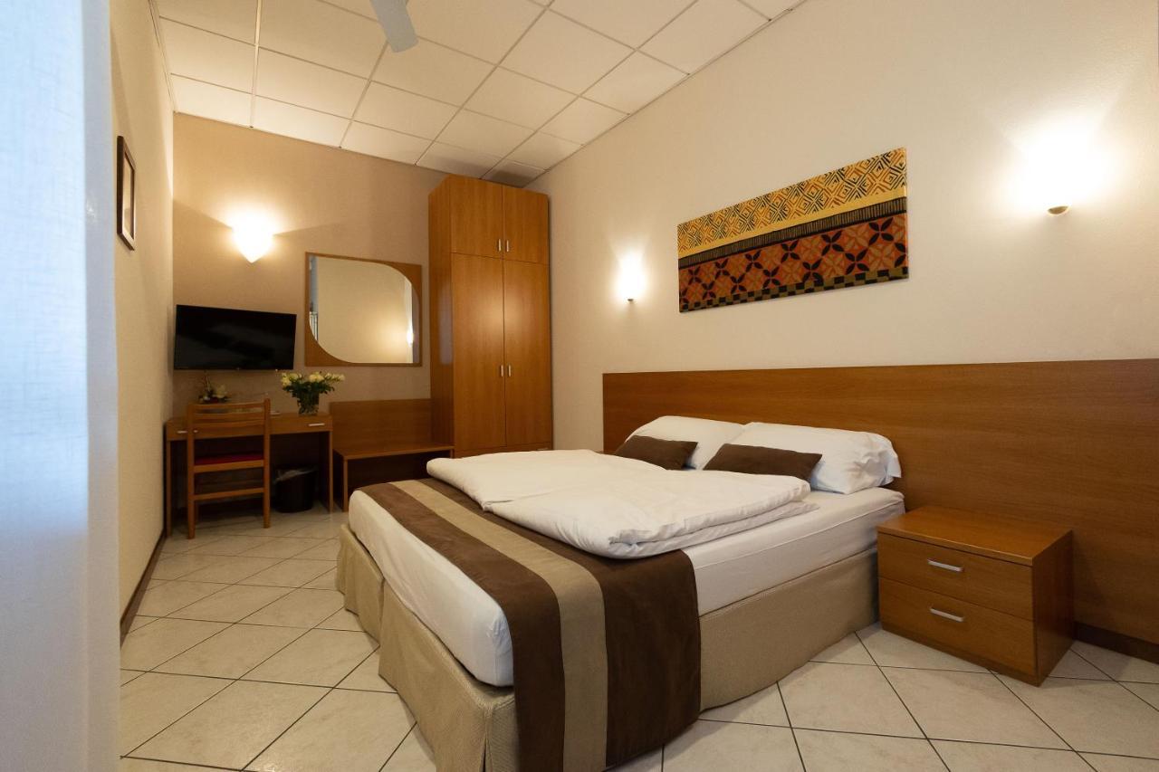 La Mimosa Lazise Hotel ภายนอก รูปภาพ