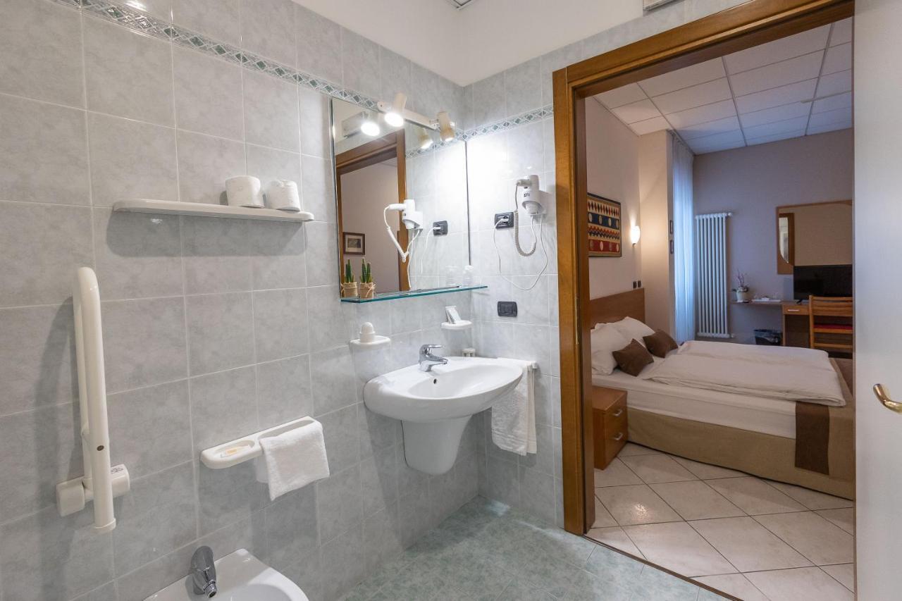 La Mimosa Lazise Hotel ภายนอก รูปภาพ