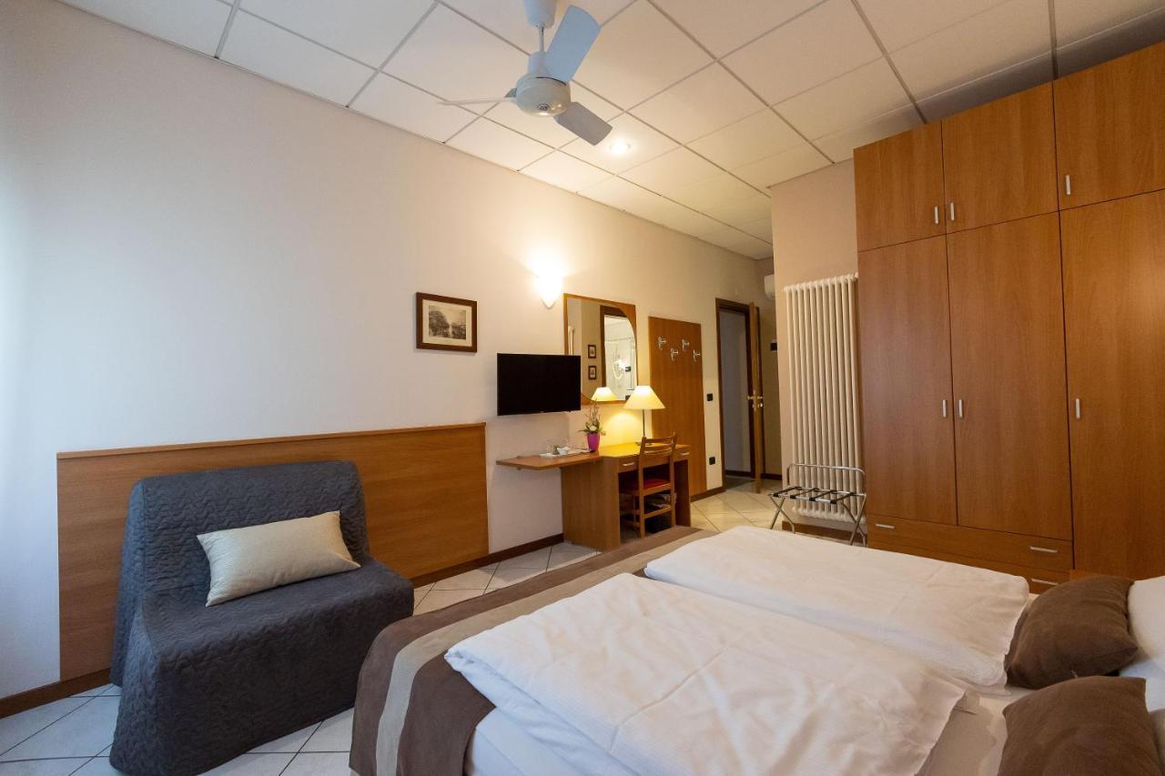 La Mimosa Lazise Hotel ภายนอก รูปภาพ